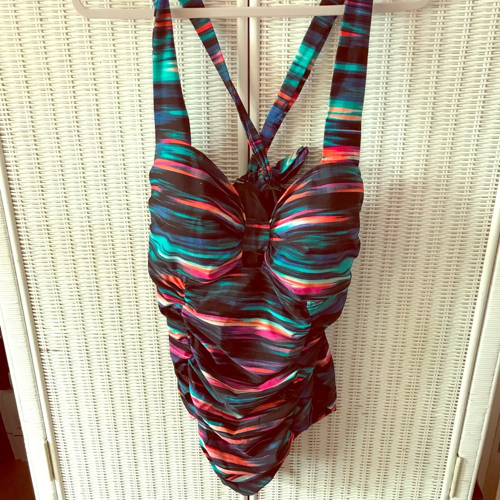 BLACK MULTI TORRID BATHING SUIT SIZE 1x